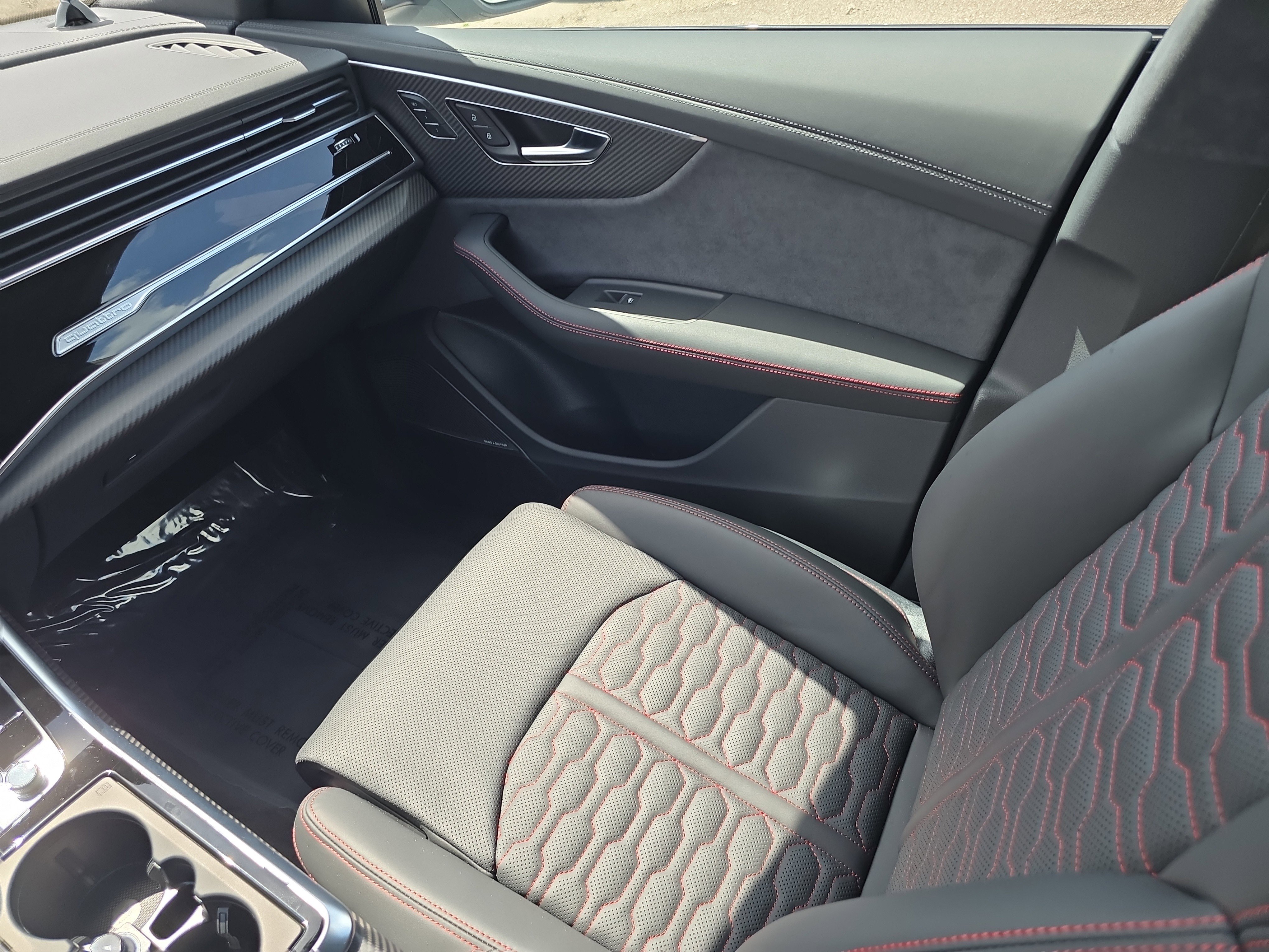 New 2025 Audi RS Q8 performance image 14