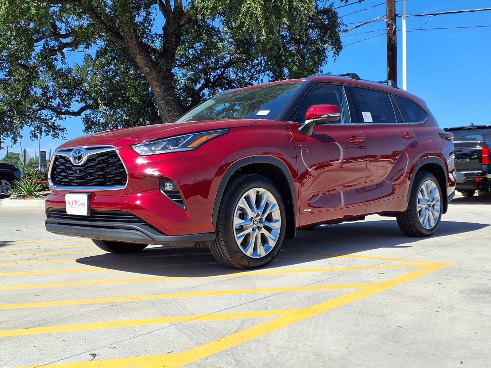 New 2026 Toyota Highlander Limited AWD/4WD image 1