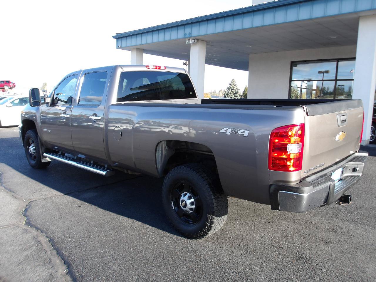 Used 2011 Chevrolet Silverado 2500 LT w/ Interior Plus Package AWD/4WD image 3