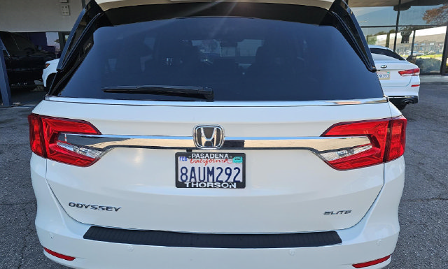 Used 2018 Honda Odyssey Elite image 14
