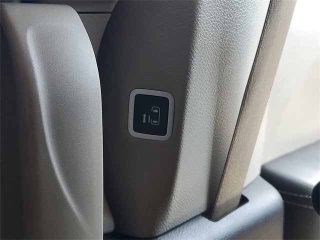 Used 2023 Chrysler Pacifica Limited image 26
