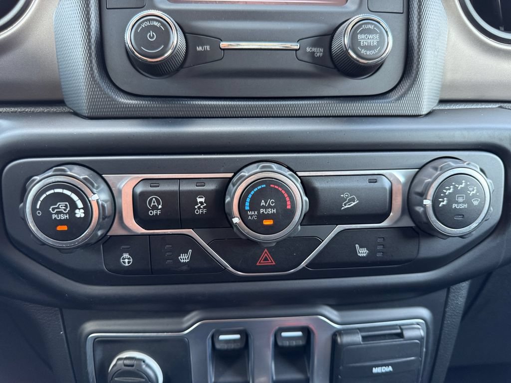 Used 2020 Jeep Wrangler Sport AWD/4WD image 16