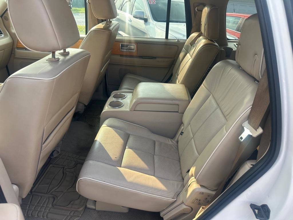 Used 2007 Lincoln Navigator Ultimate image 15