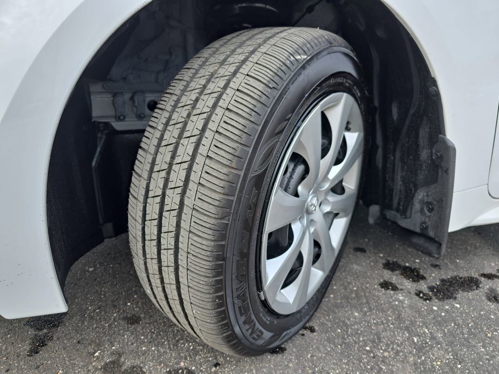 Used 2026 Toyota Corolla LE image 33