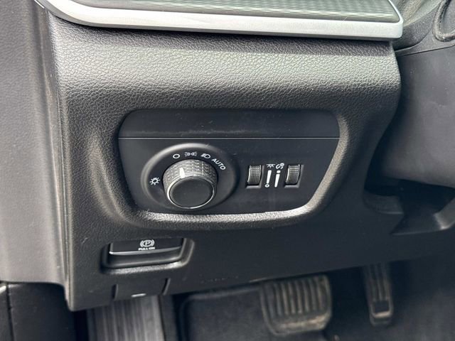 Used 2025 Jeep Grand Cherokee L Altitude AWD/4WD image 32