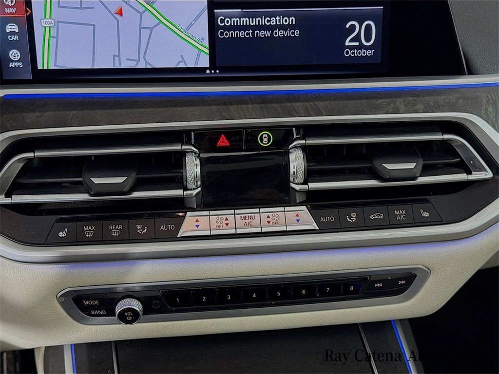 Used 2022 BMW X7 M50i image 16