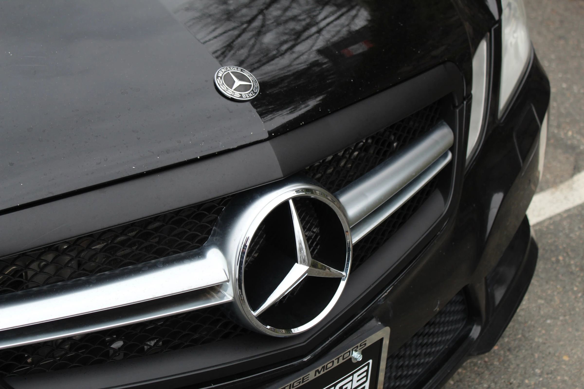 Used 2011 Mercedes-Benz E 550 4MATIC Sedan image 31