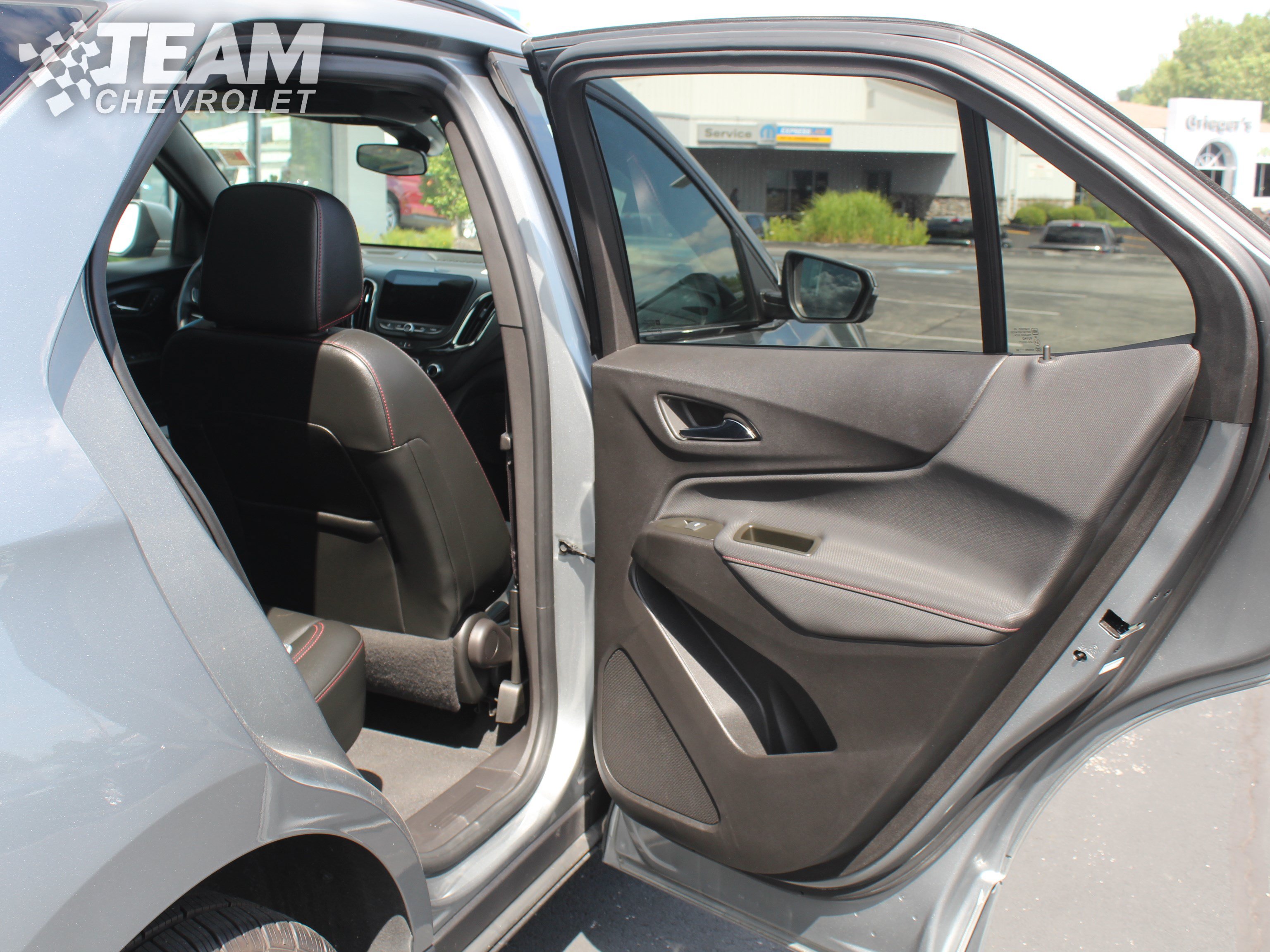 Used 2024 Chevrolet Equinox RS w/ RS Leather Package AWD/4WD image 23