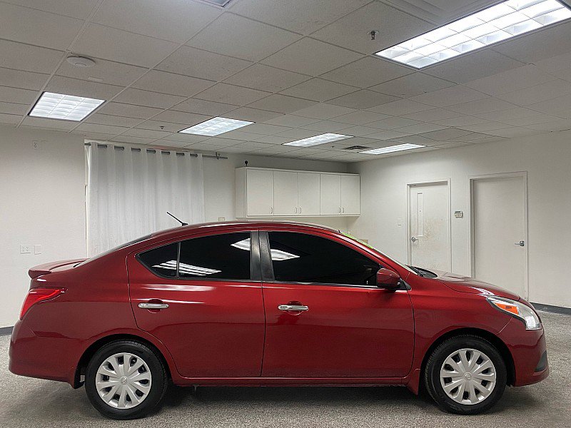Used 2018 Nissan Versa SV image 4