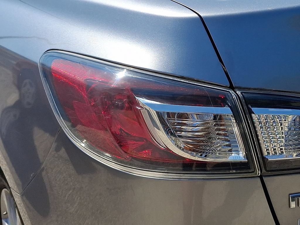 Used 2010 MAZDA MAZDA3 i Touring FWD image 9