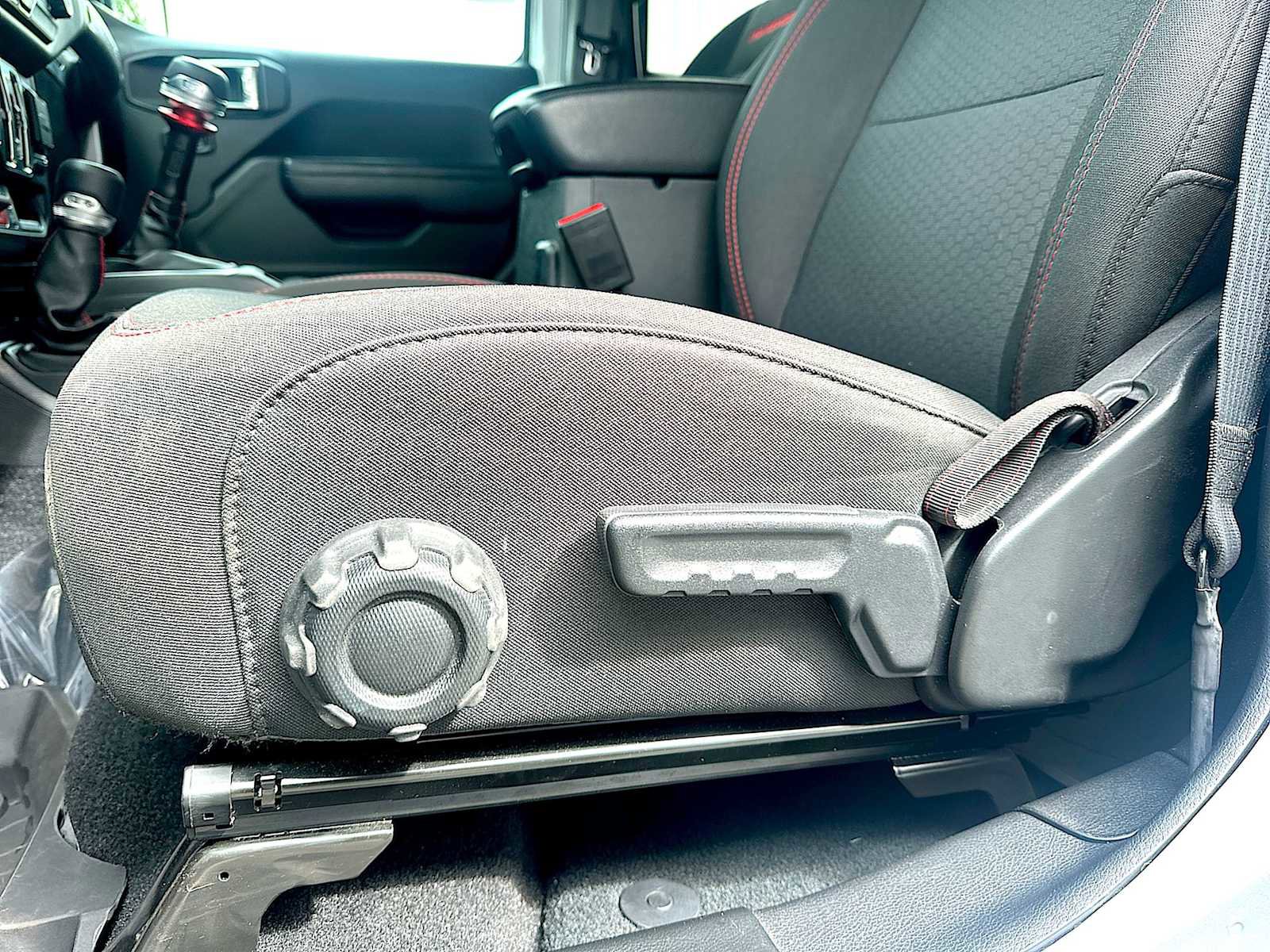 Used 2023 Jeep Wrangler Unlimited Rubicon image 14