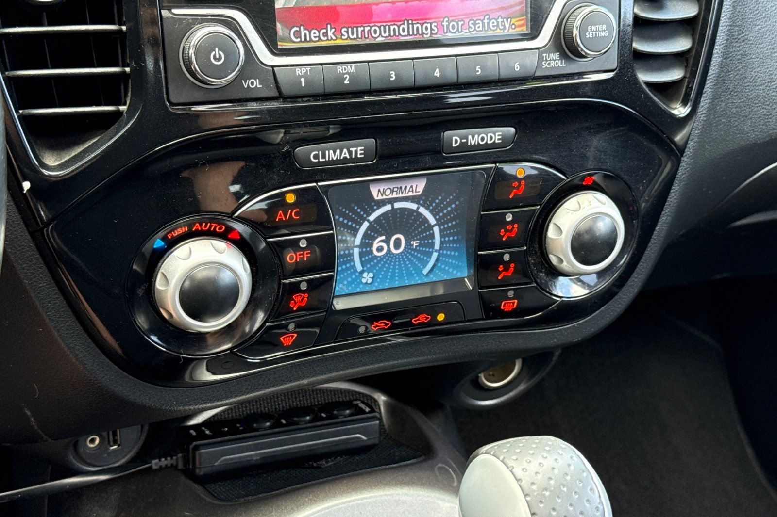 Used 2015 Nissan Juke SV AWD/4WD image 20