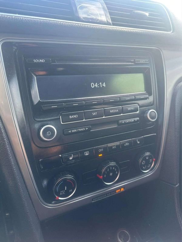 Used 2014 Volkswagen Passat 1.8T Wolfsburg Edition image 24