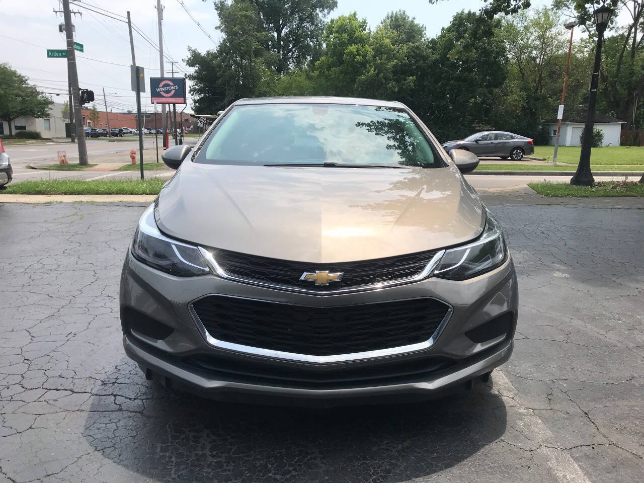 Used 2017 Chevrolet Cruze LT FWD image 3