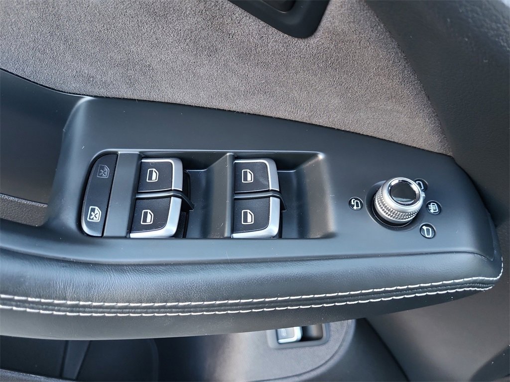 Used 2016 Audi SQ5 Premium Plus w/ Technology Package image 11