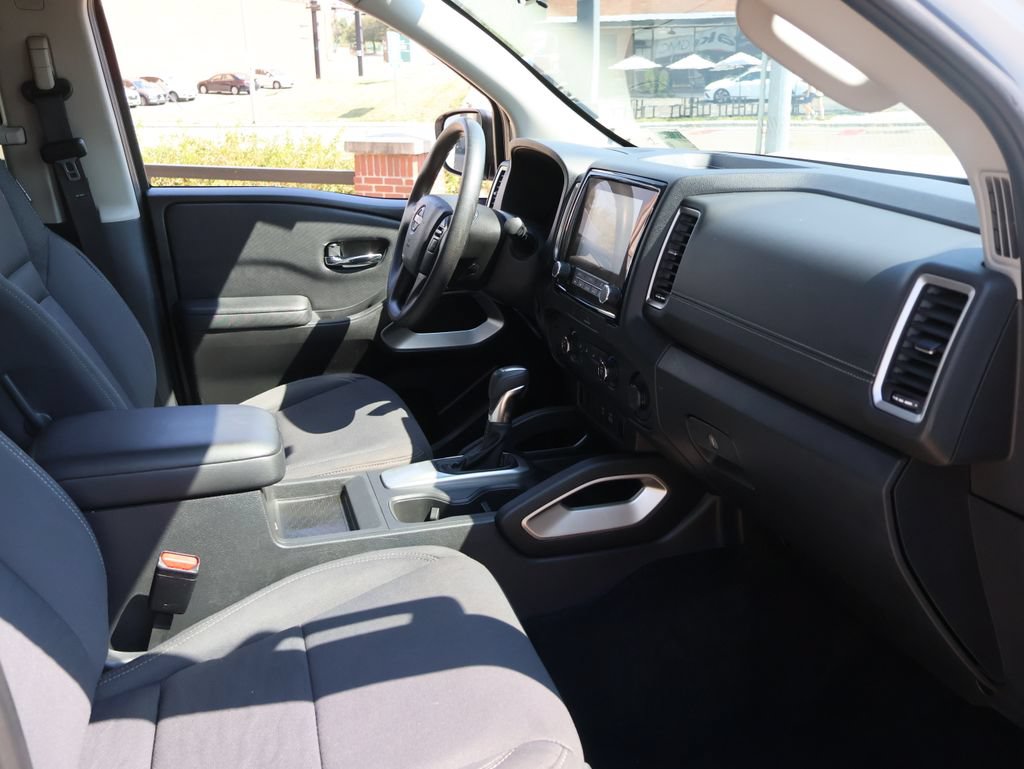 Used 2022 Nissan Frontier SV RWD image 7