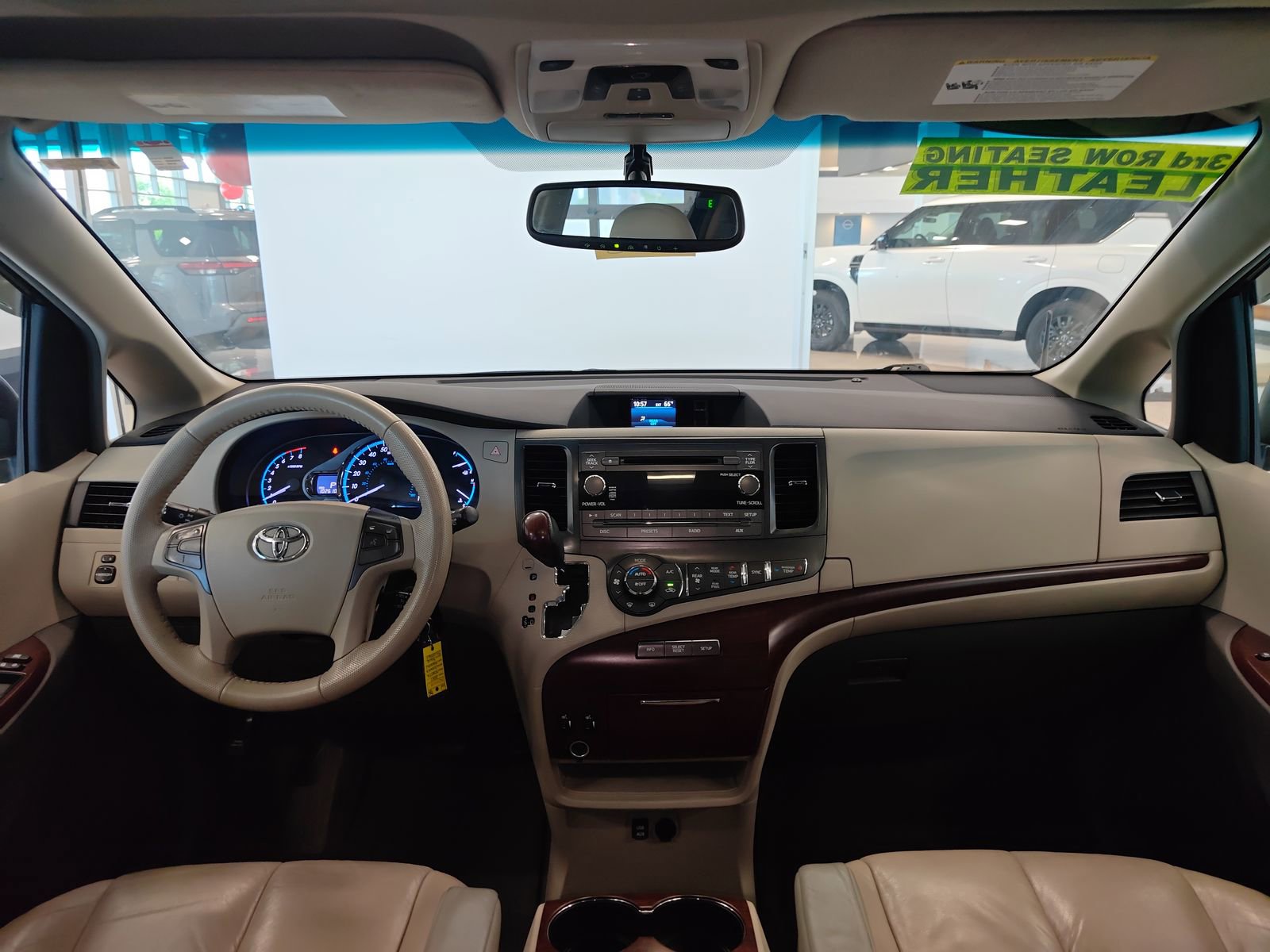 Used 2011 Toyota Sienna XLE FWD image 27