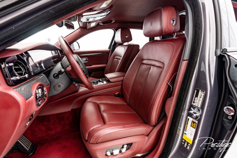 Used 2022 Rolls-Royce Ghost Black Badge image 28