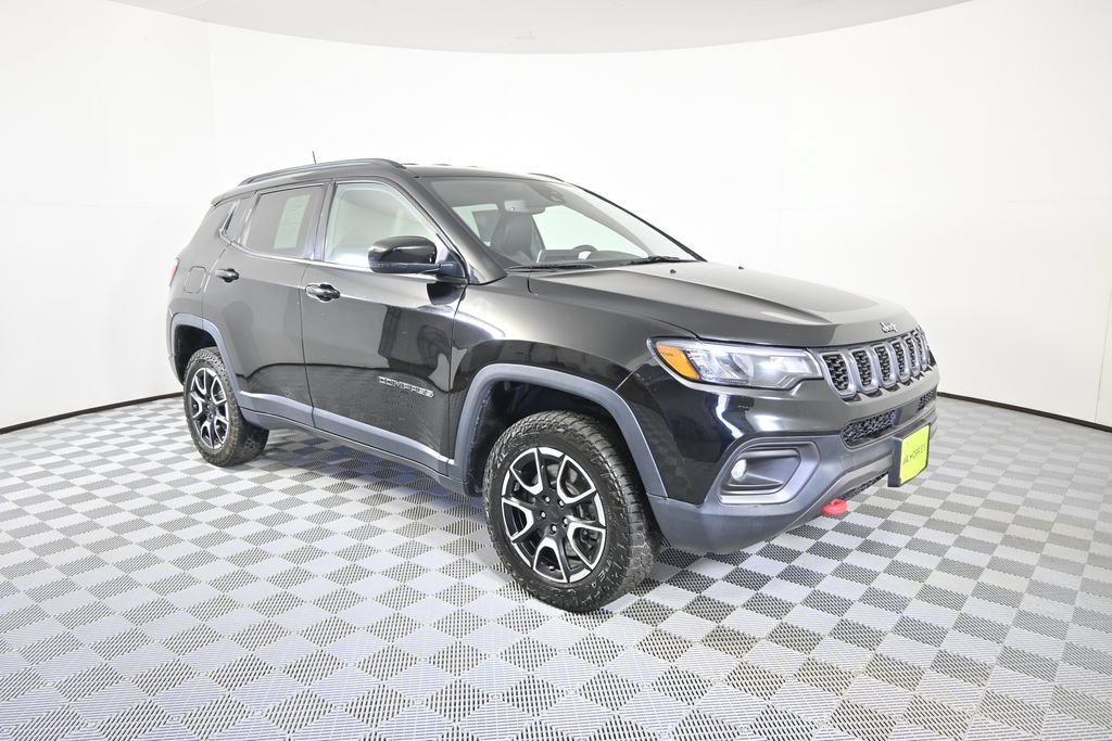 Used 2024 Jeep Compass Trailhawk AWD/4WD image 9