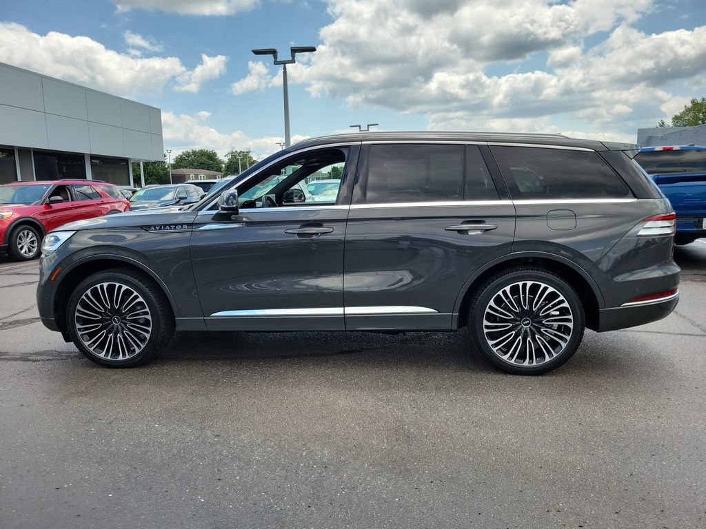Certified 2024 Lincoln Aviator Black Label w/ Class IV Trailer Tow Package AWD/4WD image 7