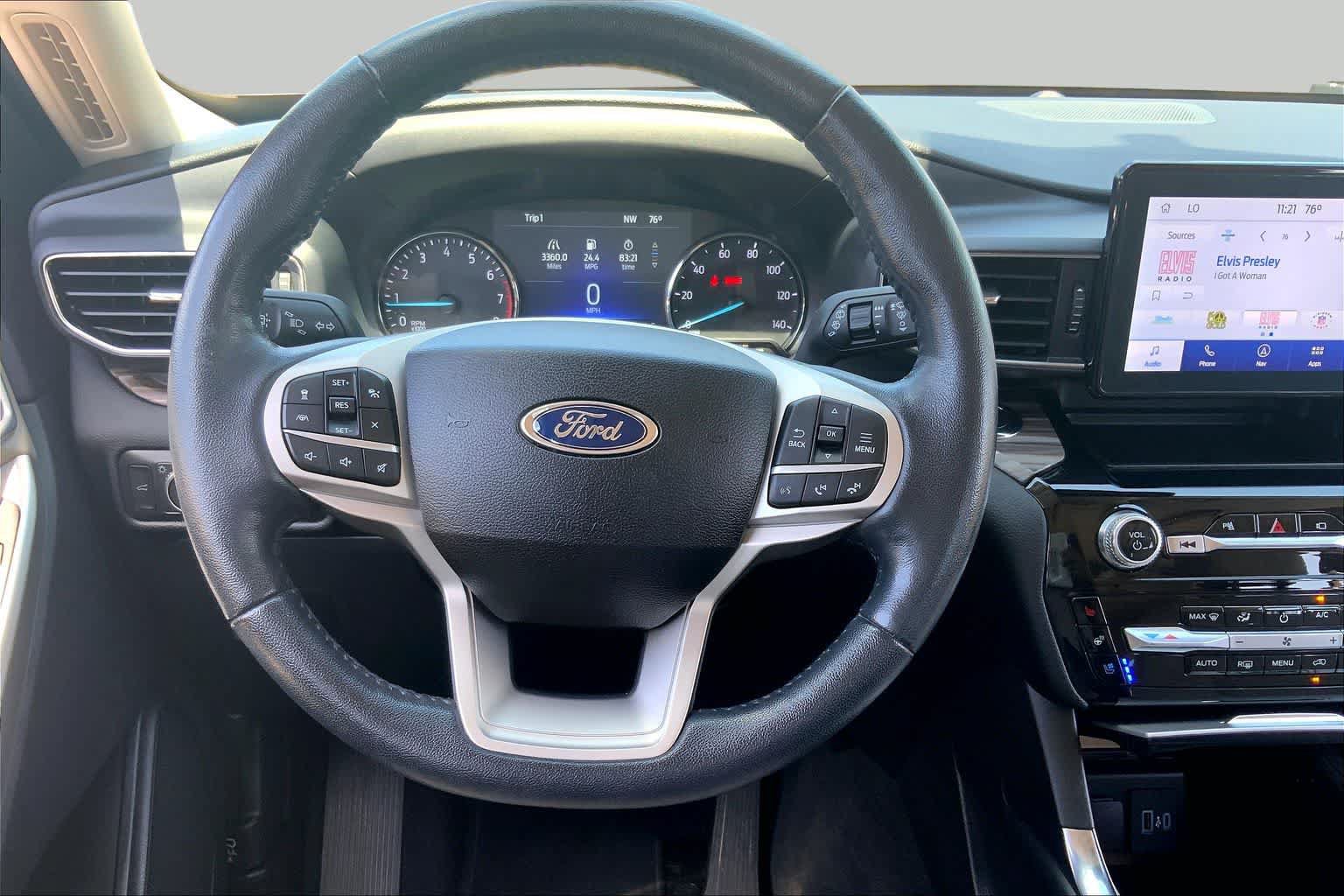 Used 2022 Ford Explorer Limited w/ Equipment Group 301A RWD image 6