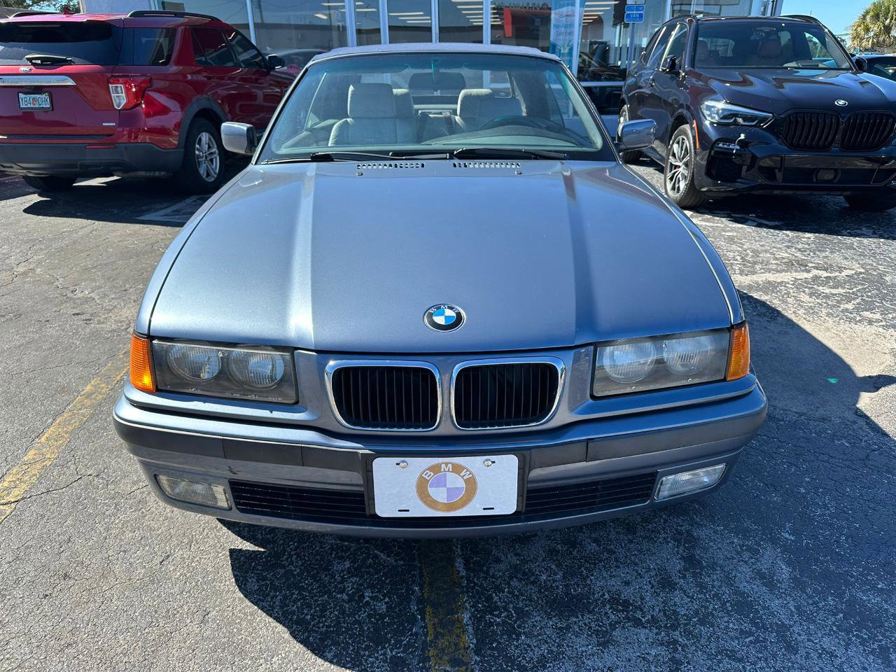 Used 1999 BMW 323i Convertible image 2