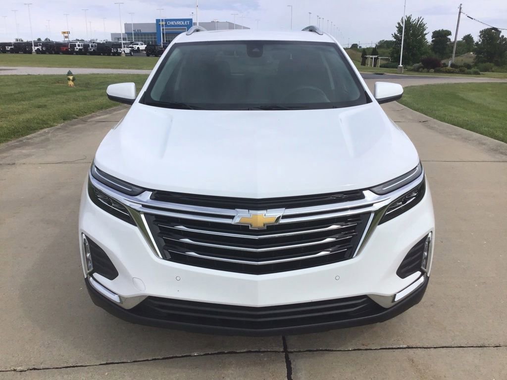 Used 2023 Chevrolet Equinox Premier AWD/4WD image 2