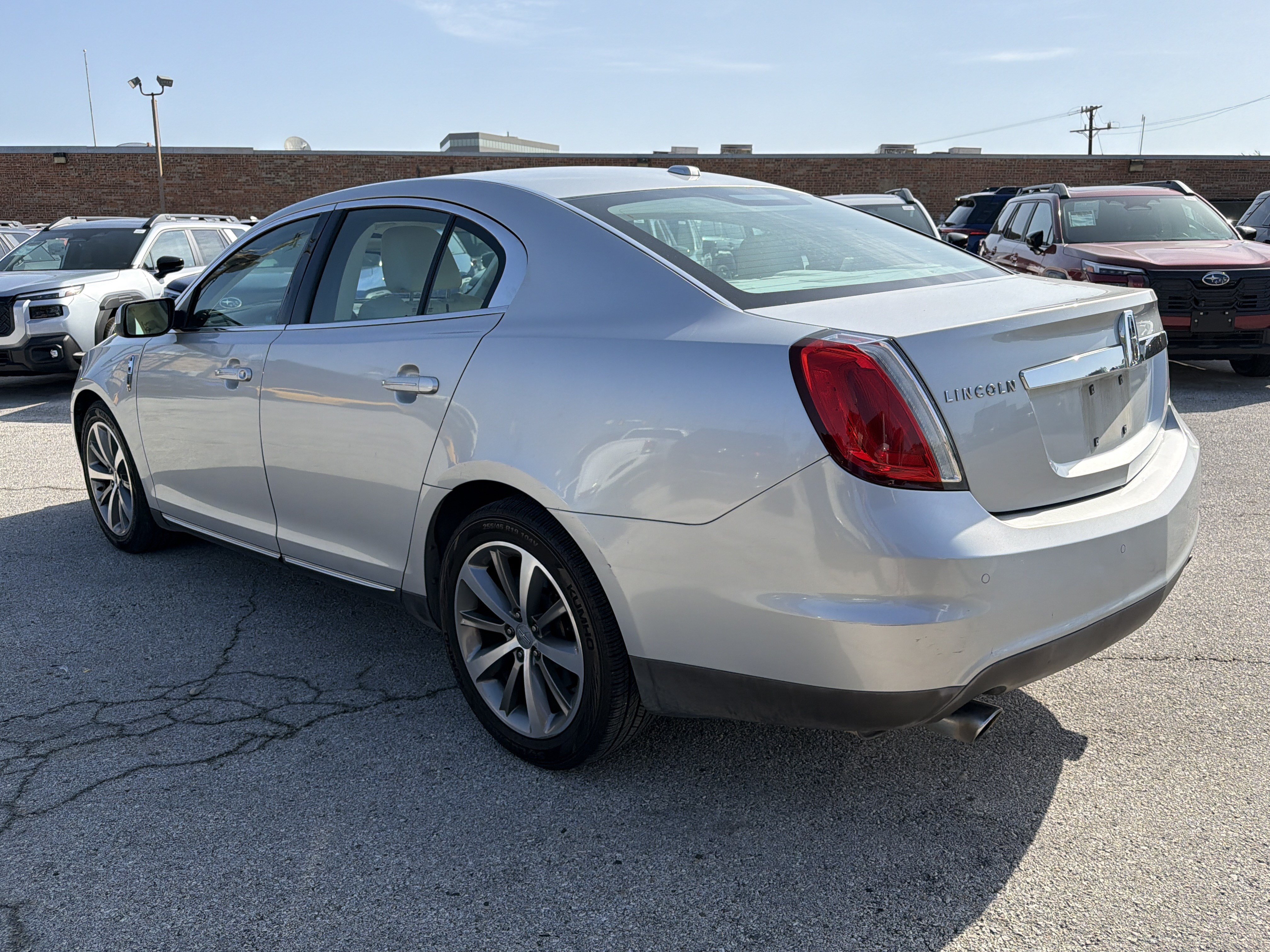 Used 2009 Lincoln MKS FWD image 5