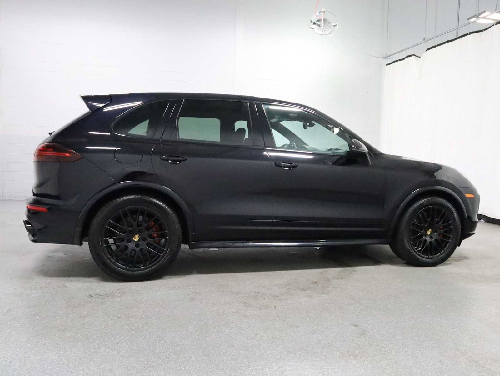 Used 2016 Porsche Cayenne GTS AWD/4WD image 10