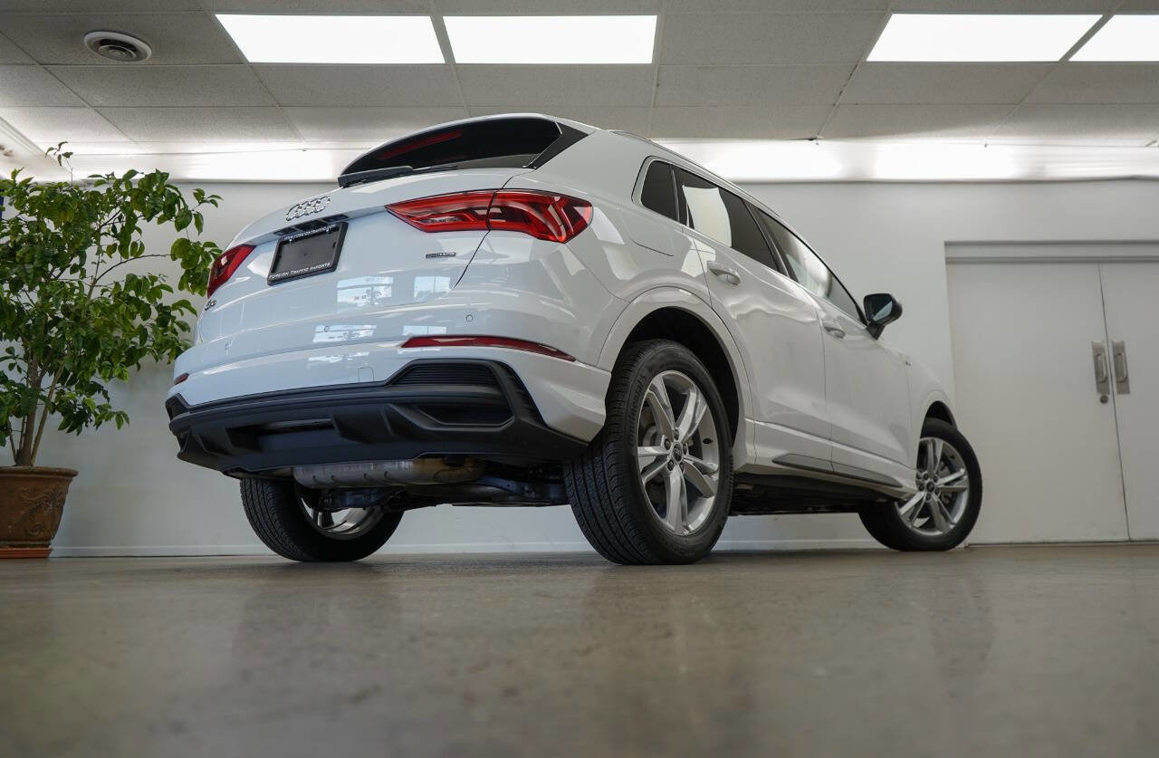 Used 2024 Audi Q3 2.0T Premium Plus w/ Premium Plus Package image 3