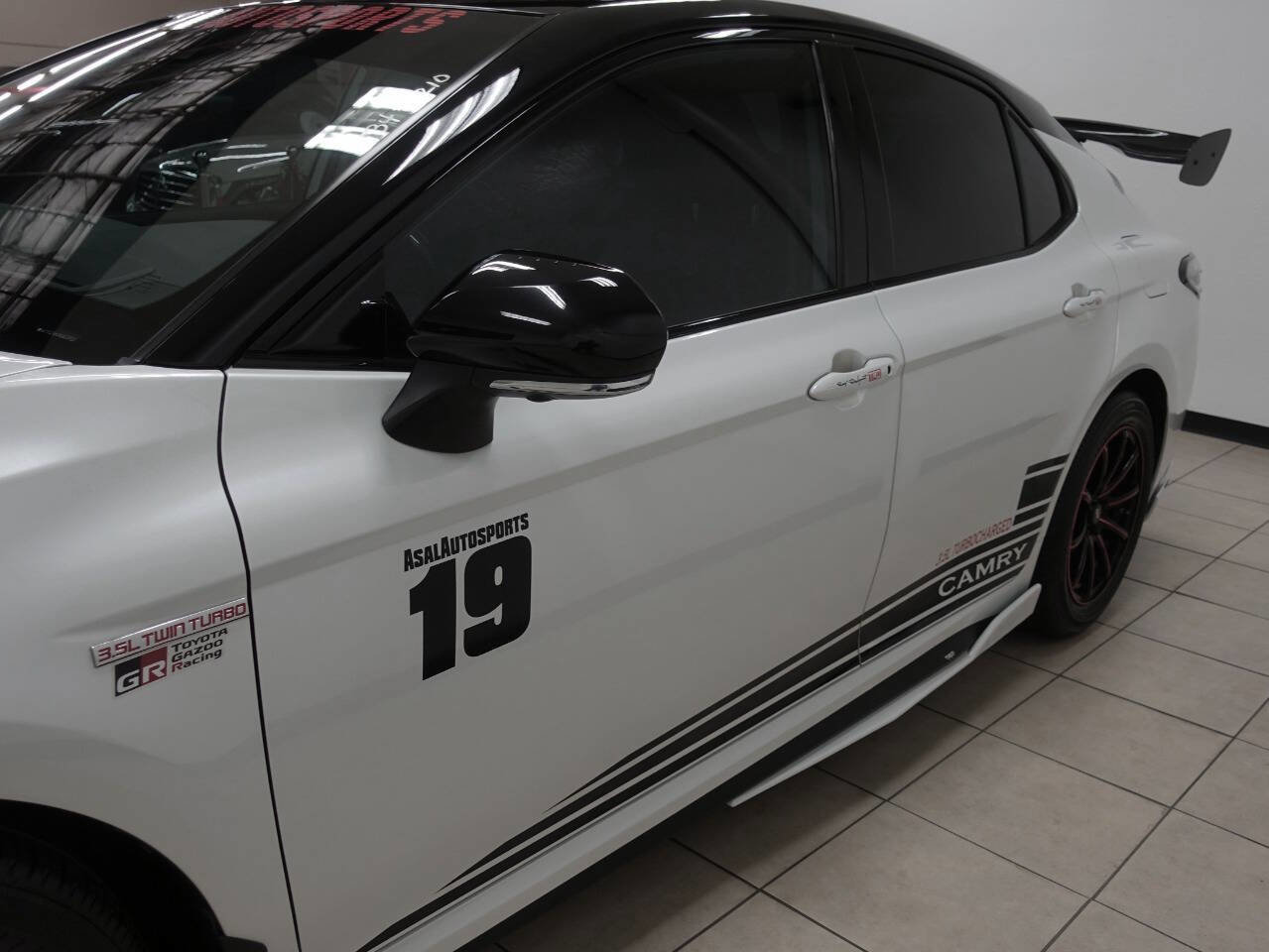 Used 2019 Toyota Camry XSE image 18