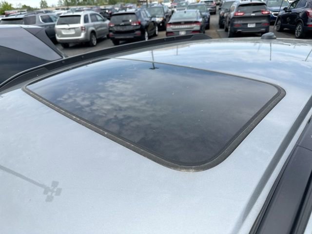 Used 2025 Chevrolet Trax LT w/ Sunroof Package FWD image 8