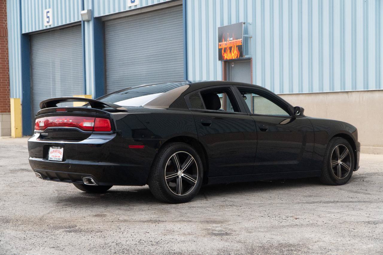 Used 2013 Dodge Charger SE RWD image 13