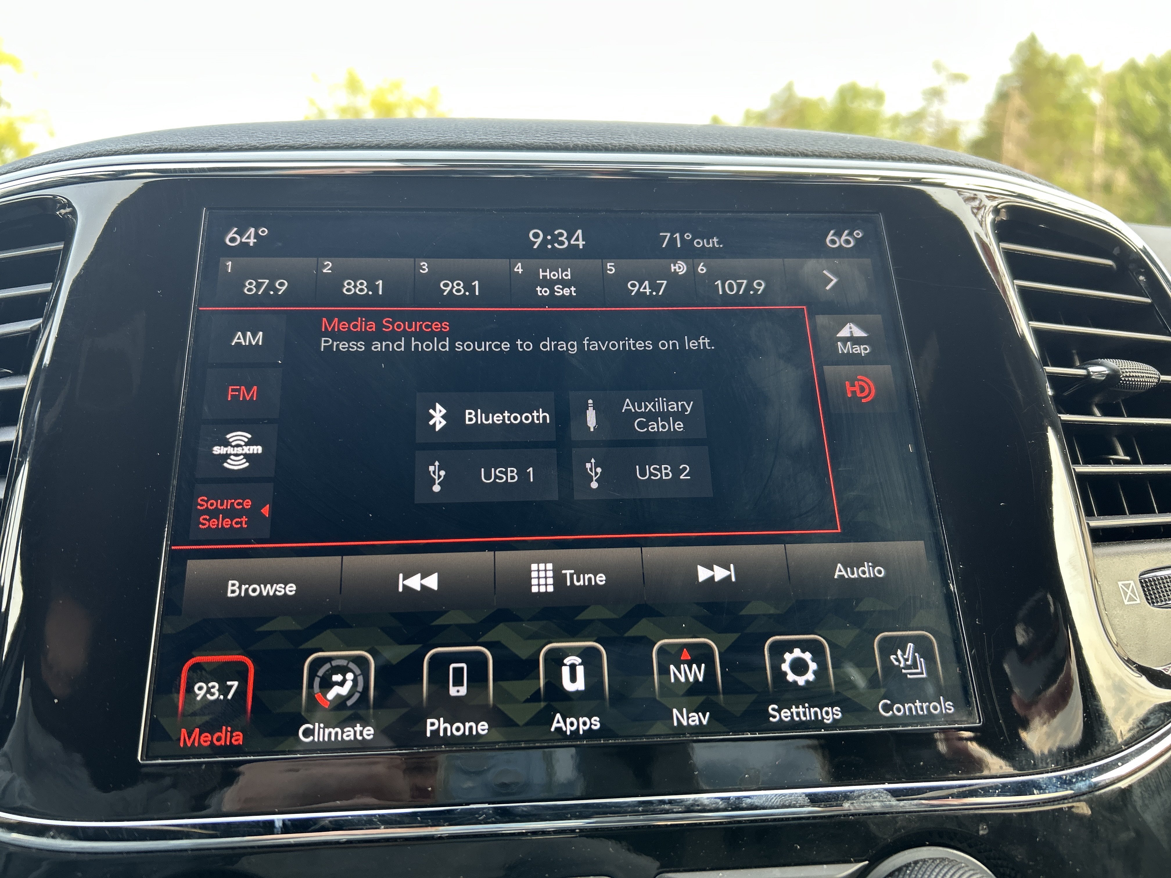 Used 2021 Jeep Grand Cherokee Limited w/ Protech Group AWD/4WD image 15