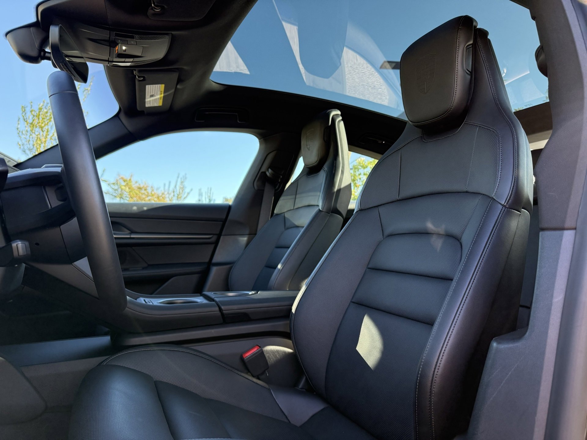 Used 2025 Porsche Taycan image 5