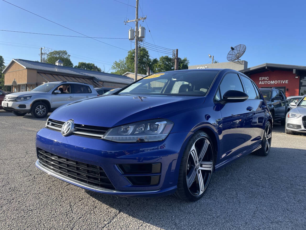 Used 2016 Volkswagen Golf 4-Door image 1