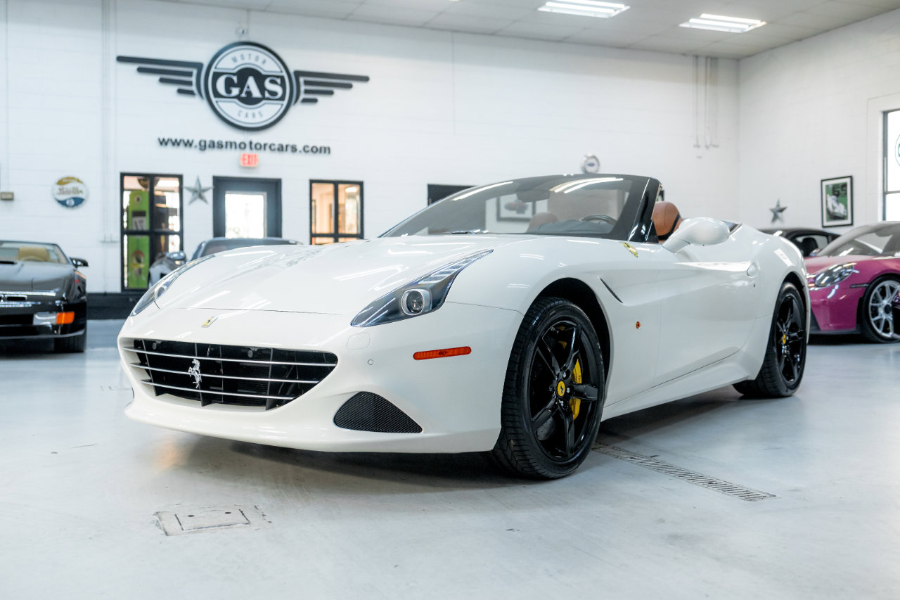 Used 2016 Ferrari California T image 4