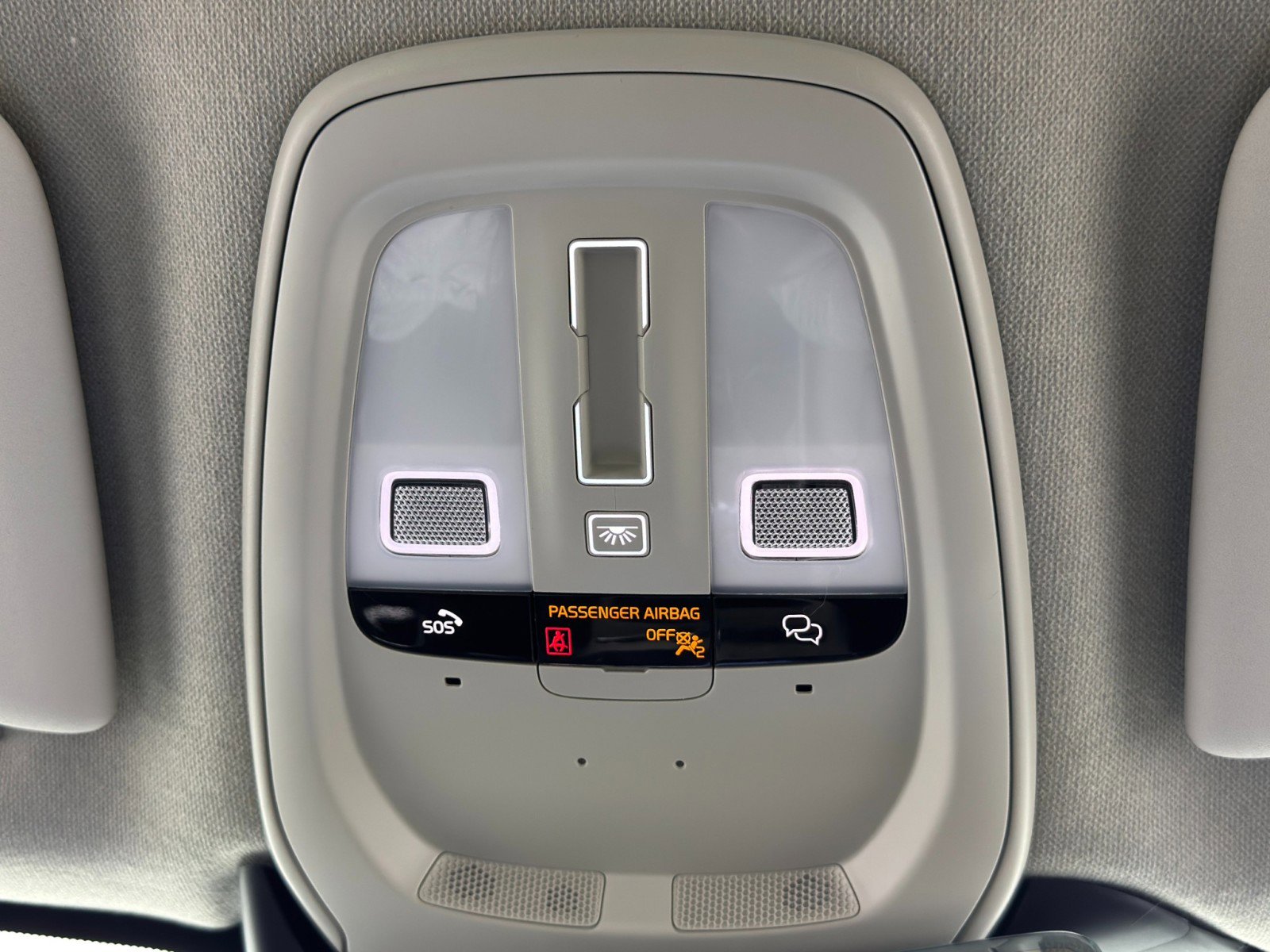 Used 2023 Volvo XC40 B5 Ultimate image 35