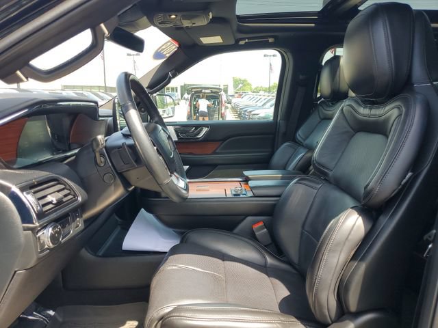 Used 2019 Lincoln Navigator Reserve AWD/4WD image 15