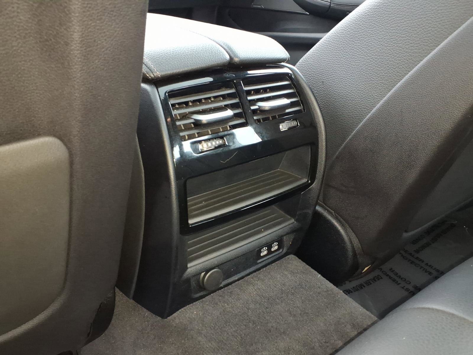Used 2023 BMW 540i xDrive w/ Premium Package image 7