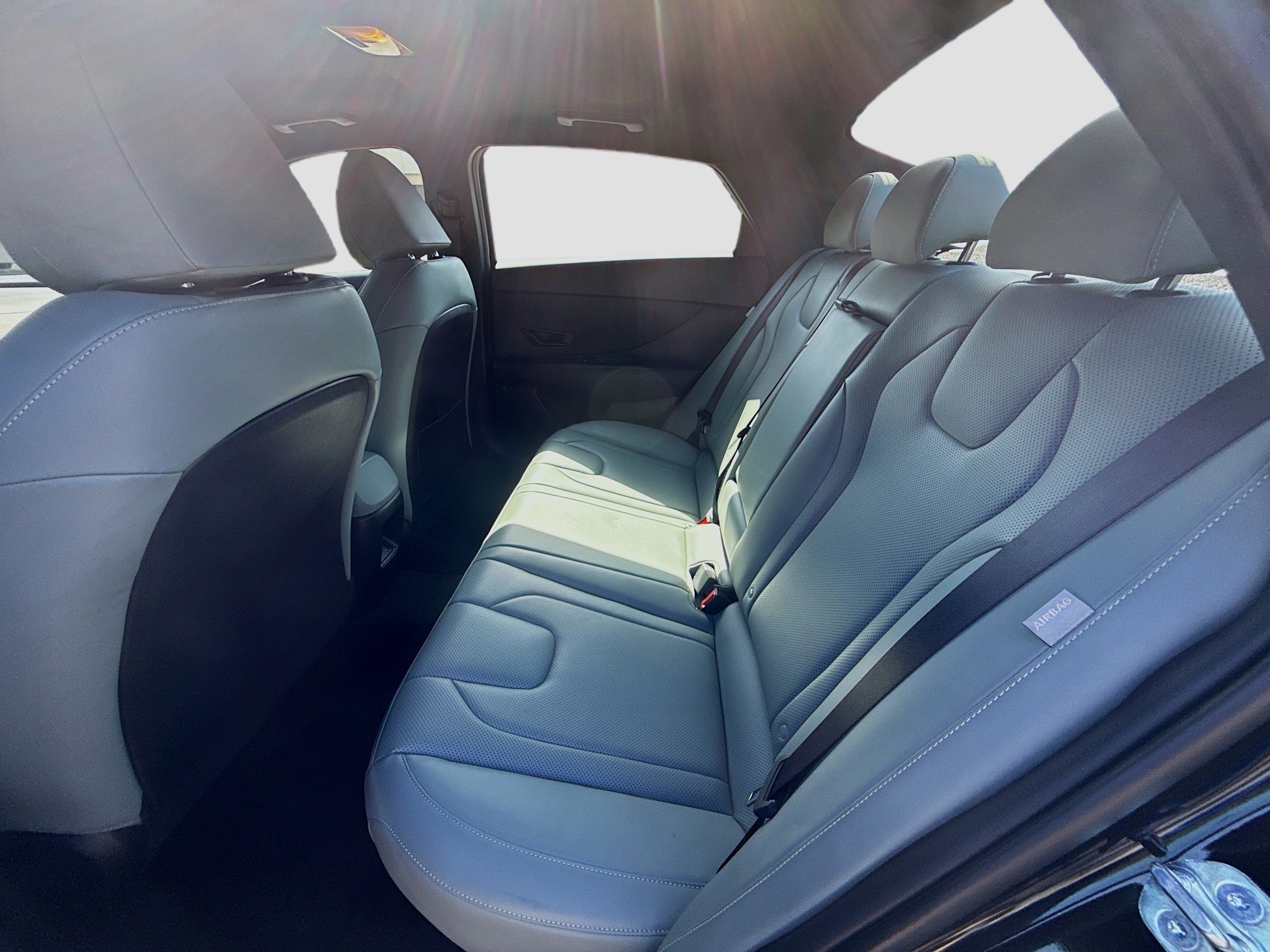 Used 2025 Hyundai Elantra Limited image 23
