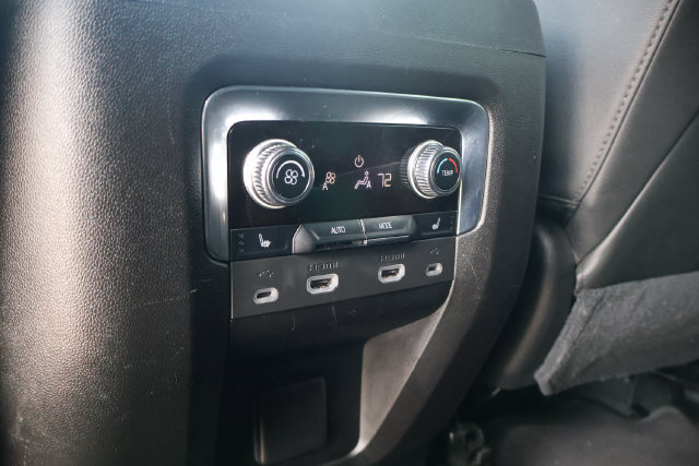 Used 2021 GMC Yukon XL SLT w/ Rear Media and Nav Package AWD/4WD image 9