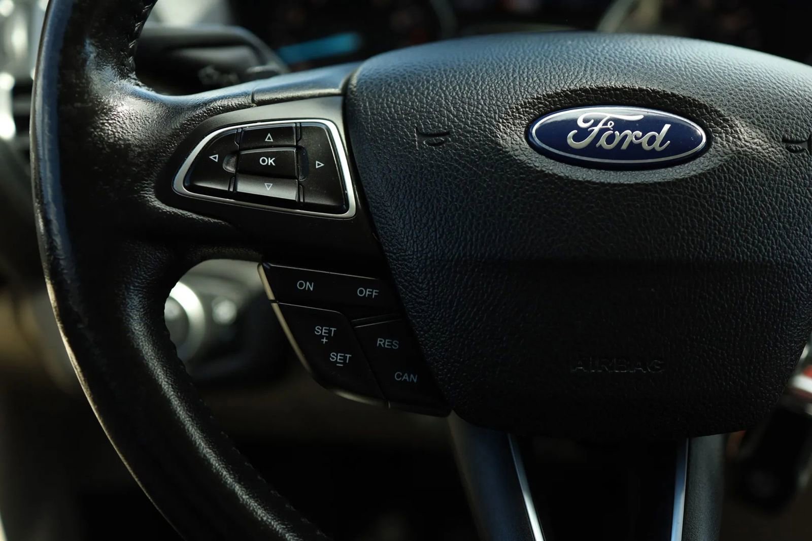 Used 2017 Ford Escape SE w/ SE Leather Comfort Package image 18