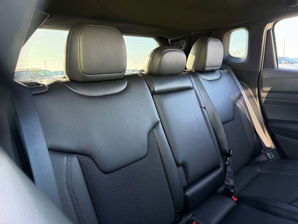 New 2026 Jeep Compass Latitude image 21