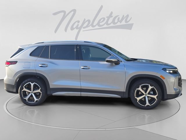 New 2026 Volkswagen Tiguan SE FWD image 9