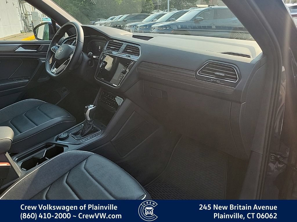 Certified 2023 Volkswagen Tiguan SEL R-Line AWD/4WD image 44