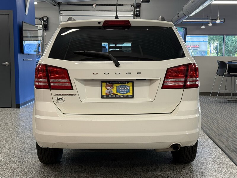 Used 2018 Dodge Journey SE FWD image 6