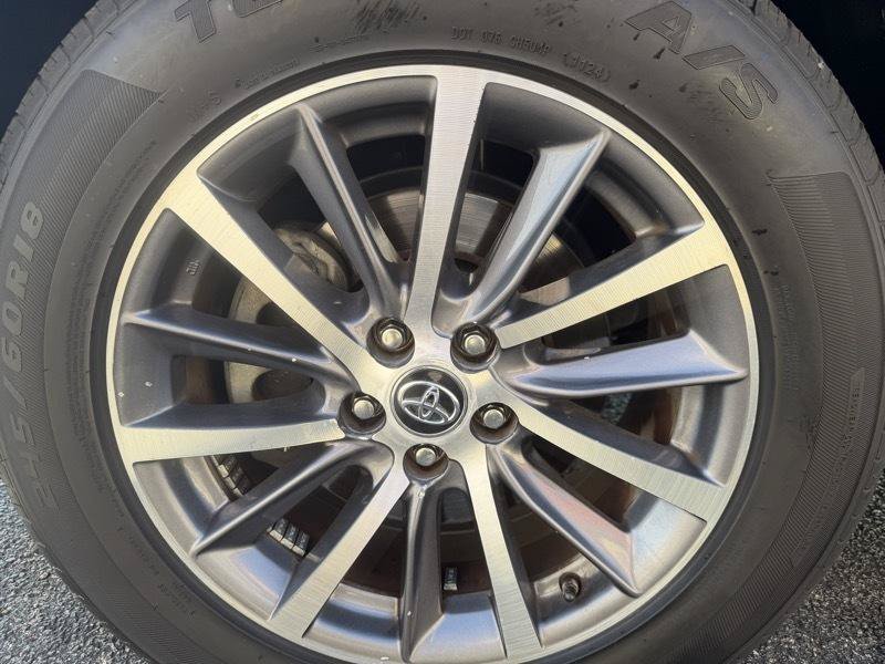 Used 2019 Toyota Highlander XLE FWD image 31