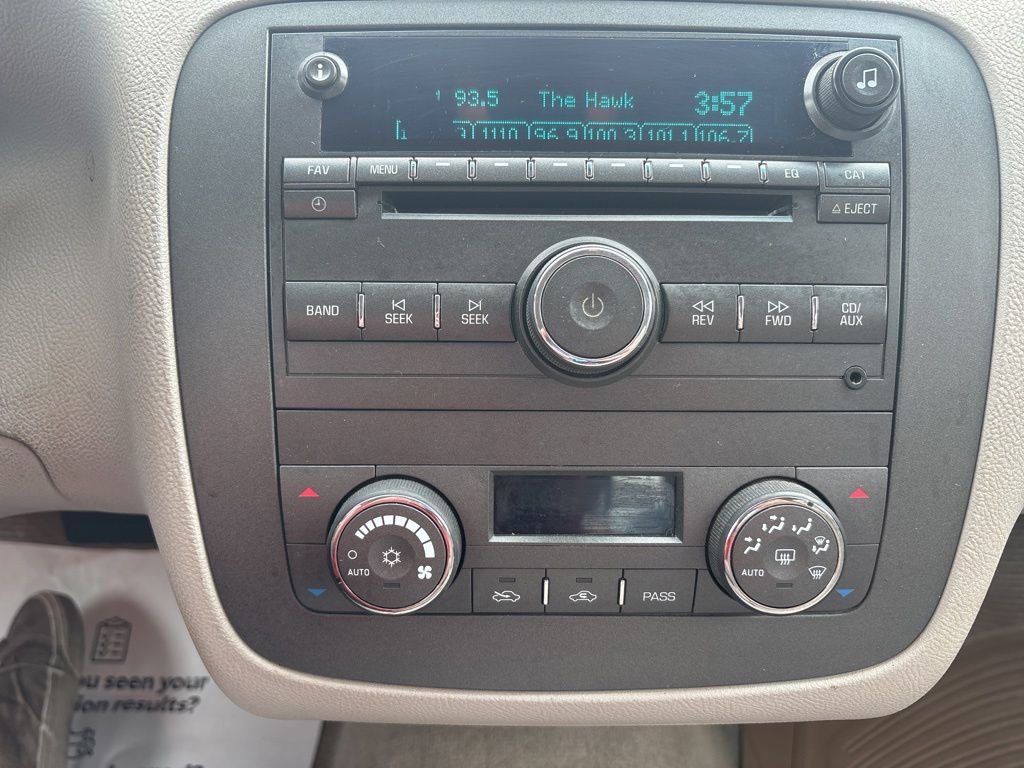 Used 2009 Buick Lucerne CX FWD image 24