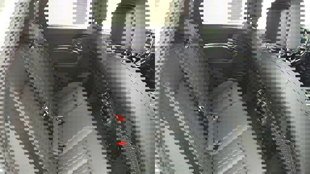 Used 2024 Audi Q8 e-tron Premium Plus image 24